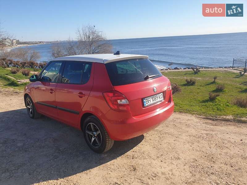 Хэтчбек Skoda Fabia 2011 в Черноморске