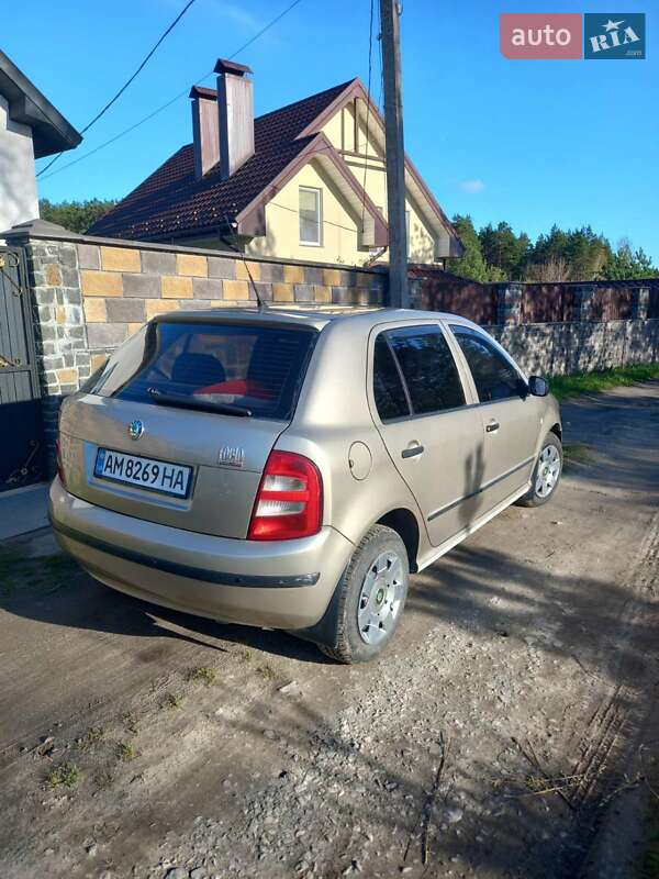 Хэтчбек Skoda Fabia 2005 в Житомире