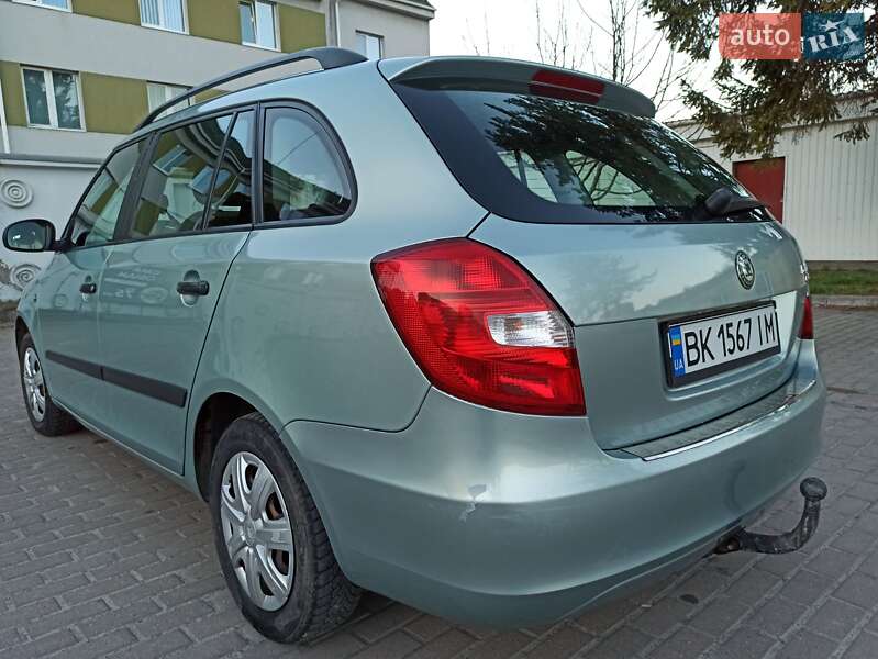 Універсал Skoda Fabia 2010 в Рівному