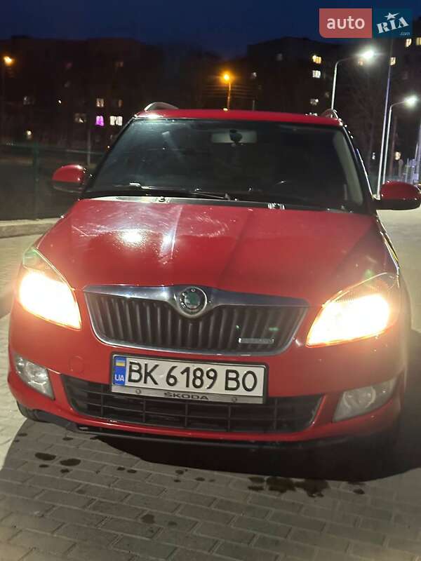 Універсал Skoda Fabia 2011 в Рівному