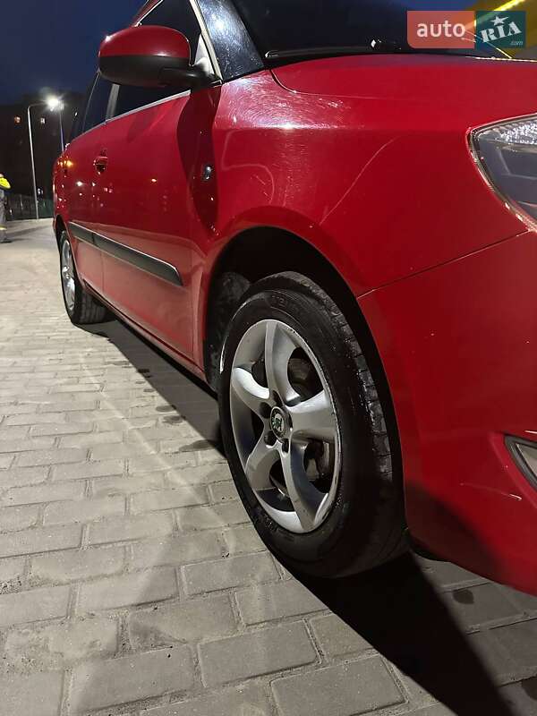 Універсал Skoda Fabia 2011 в Рівному