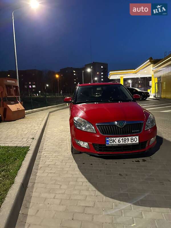 Універсал Skoda Fabia 2011 в Рівному