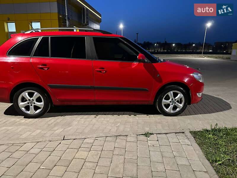 Універсал Skoda Fabia 2011 в Рівному