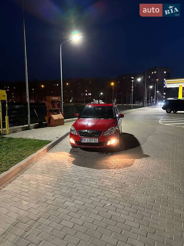 Універсал Skoda Fabia 2011 в Рівному