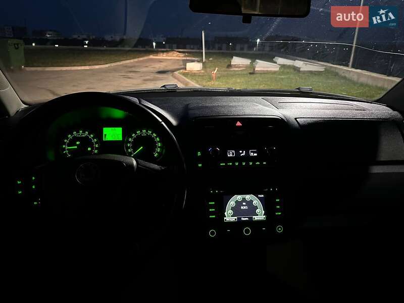 Універсал Skoda Fabia 2011 в Рівному