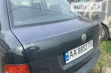 Седан Skoda Fabia 2004 в Киеве