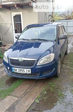 Хетчбек Skoda Fabia 2011 в Сарнах