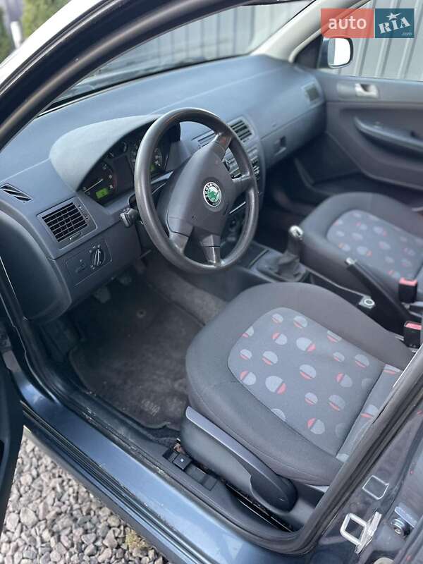 Хэтчбек Skoda Fabia 2003 в Старом Самборе