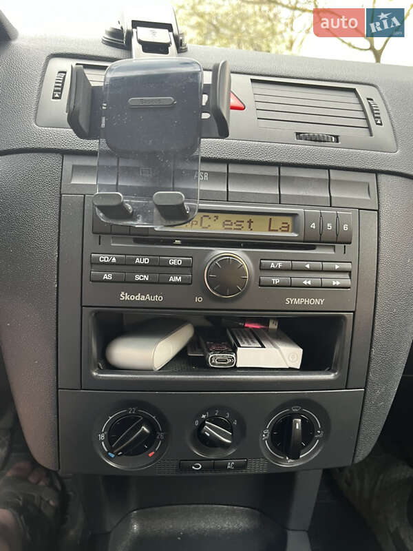 Хетчбек Skoda Fabia 2004 в Києві