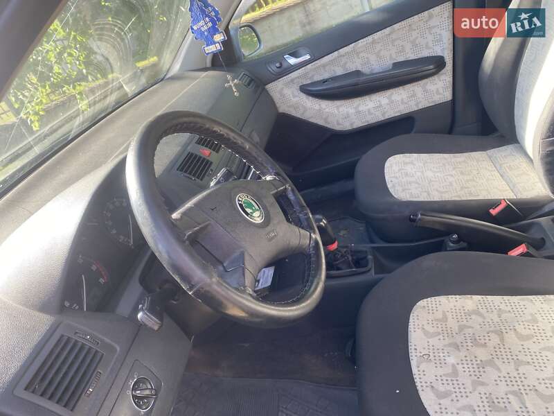 Универсал Skoda Fabia 2003 в Надворной