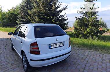 Хэтчбек Skoda Fabia 2006 в 