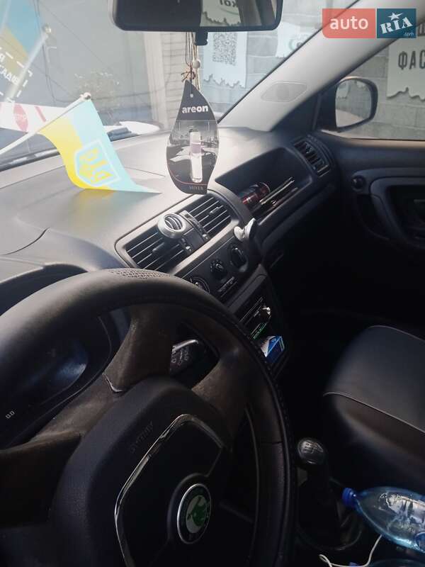 Хэтчбек Skoda Fabia 2012 в Виннице