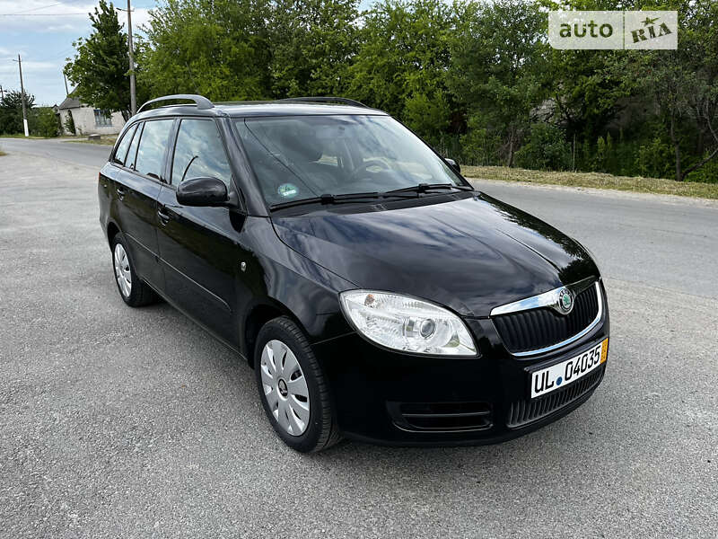 Универсал Skoda Fabia 2009 в Звягеле