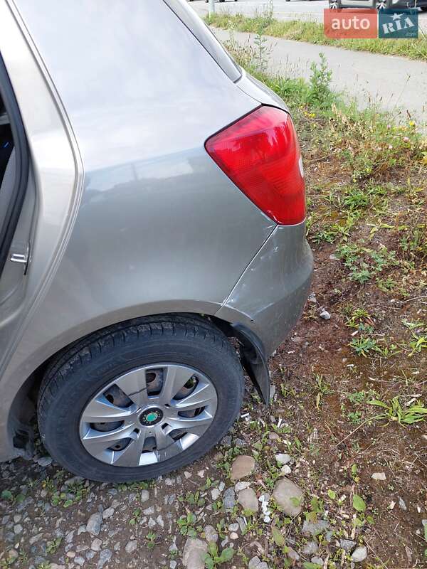 Хэтчбек Skoda Fabia 2009 в 