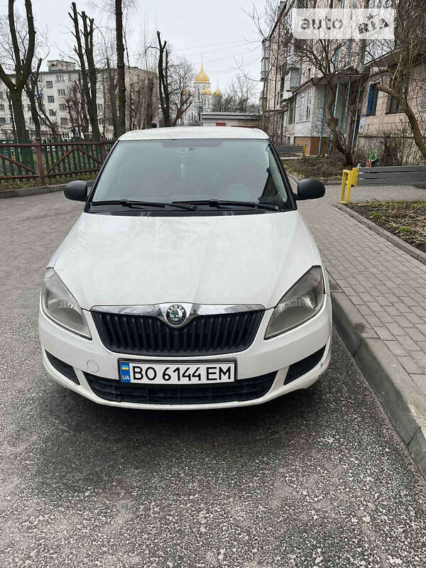 Хэтчбек Skoda Fabia 2012 в Суховоле