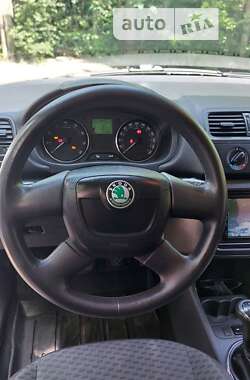 Хэтчбек Skoda Fabia 2010 в 