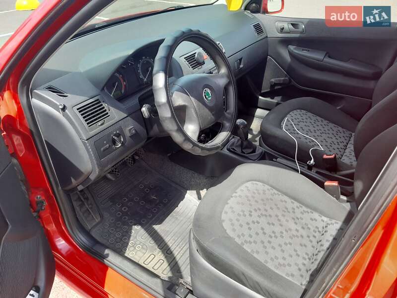 Хетчбек Skoda Fabia 2006 в Києві
