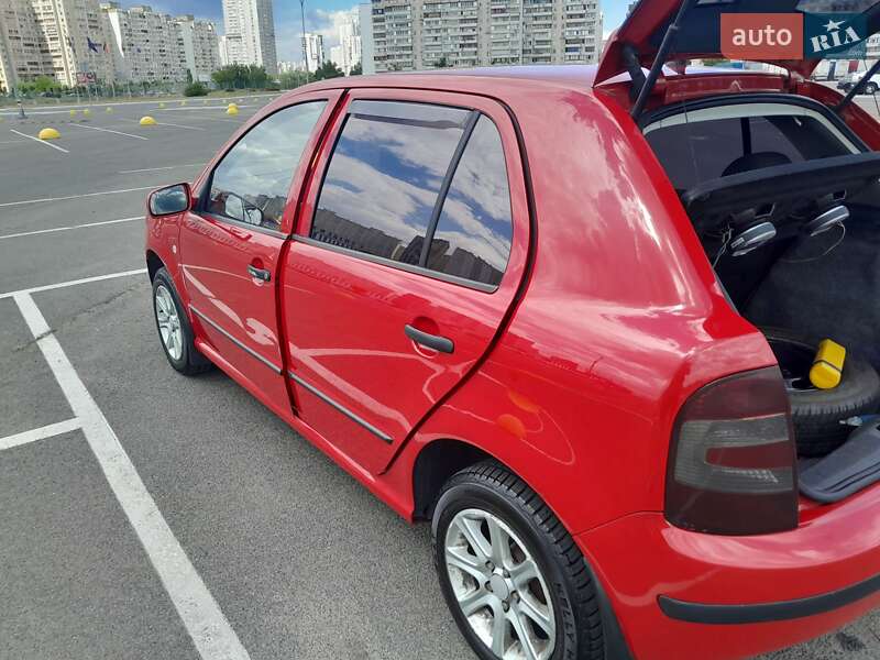 Хетчбек Skoda Fabia 2006 в Києві