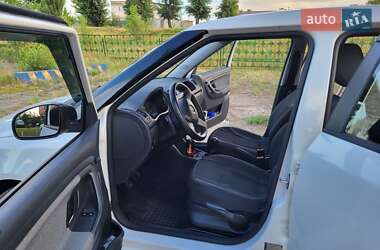 Хэтчбек Skoda Fabia 2014 в 