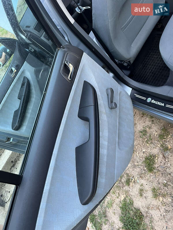 Хэтчбек Skoda Fabia 2001 в Черновцах фото 10 Хэтчбек Skoda Fabia 2001 в Черновцах