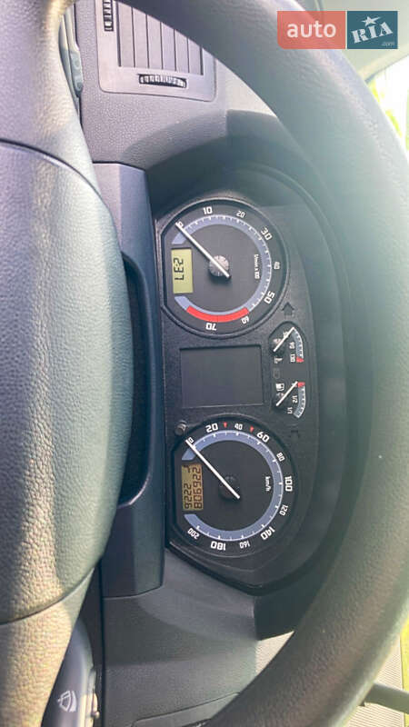 Хэтчбек Skoda Fabia 2006 в Житомире