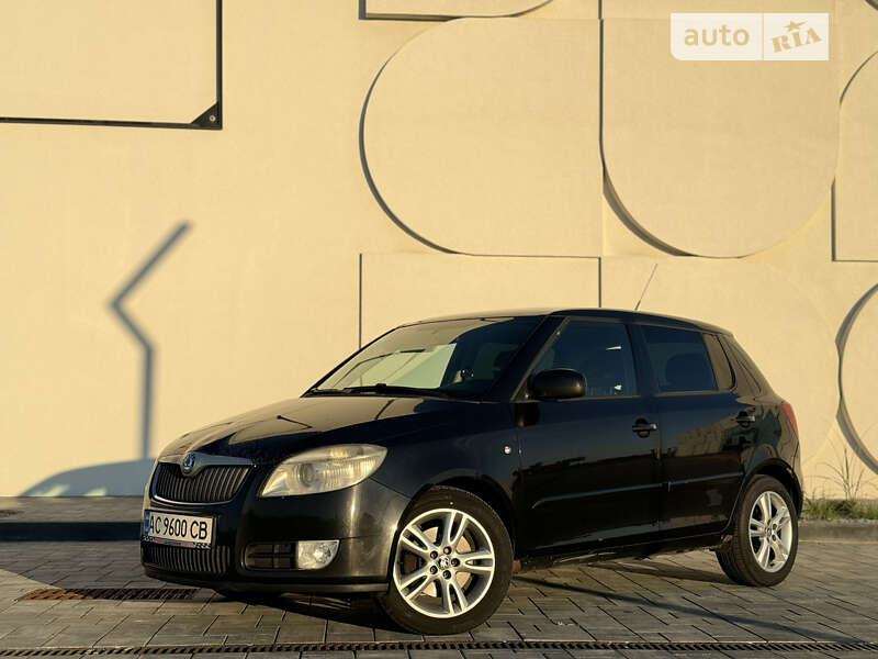 Хэтчбек Skoda Fabia 2008 в Луцке