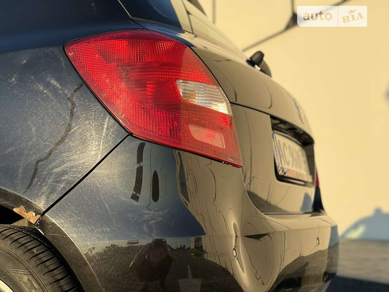 Хэтчбек Skoda Fabia 2008 в Луцке