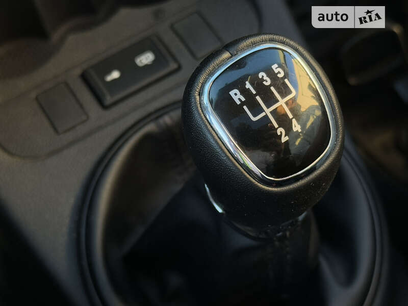 Хэтчбек Skoda Fabia 2008 в Луцке