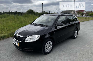 Универсал Skoda Fabia 2009 в Звягеле