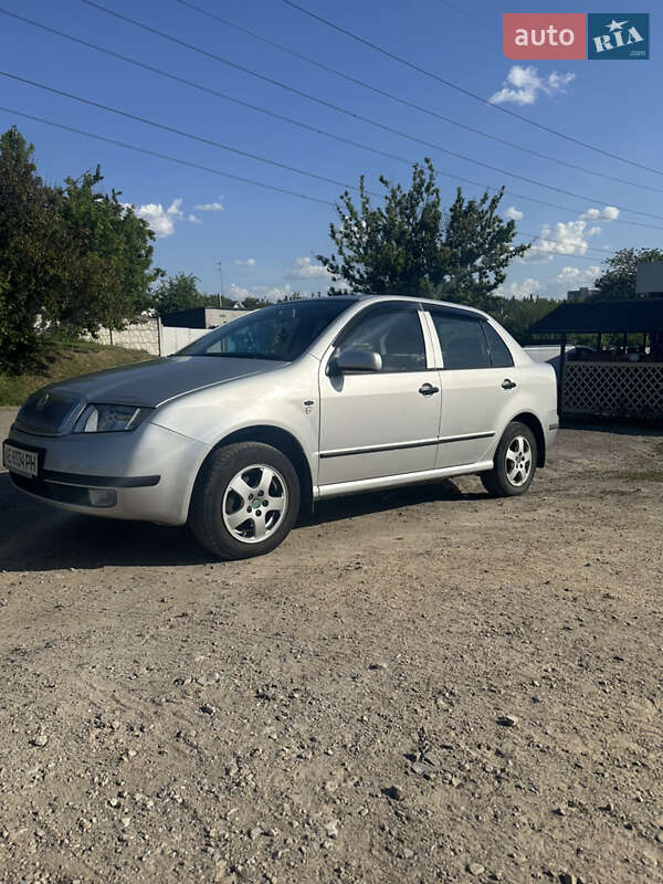 Седан Skoda Fabia 2002 в Дніпрі