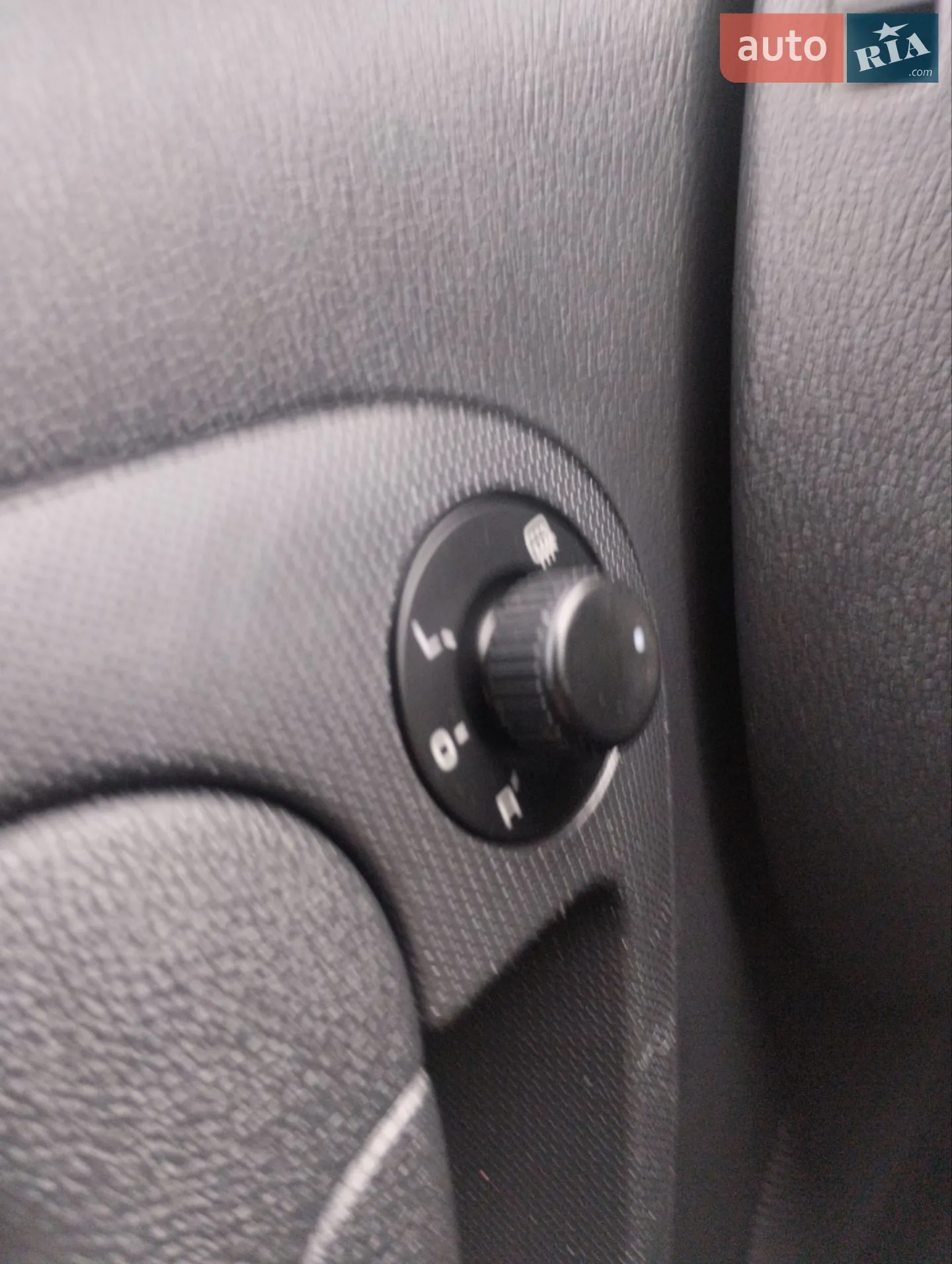 2010 Skoda Fabia - мініатюра 7