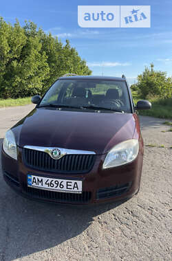 Универсал Skoda Fabia 2009 в Житомире