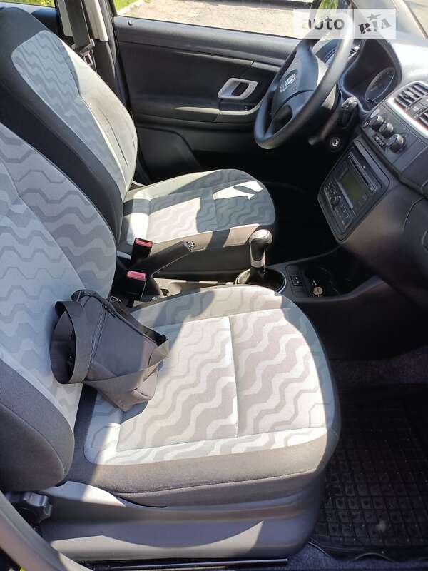 Універсал Skoda Fabia 2009 в Івано-Франківську фото 38 Універсал Skoda Fabia 2009 в Івано-Франківську