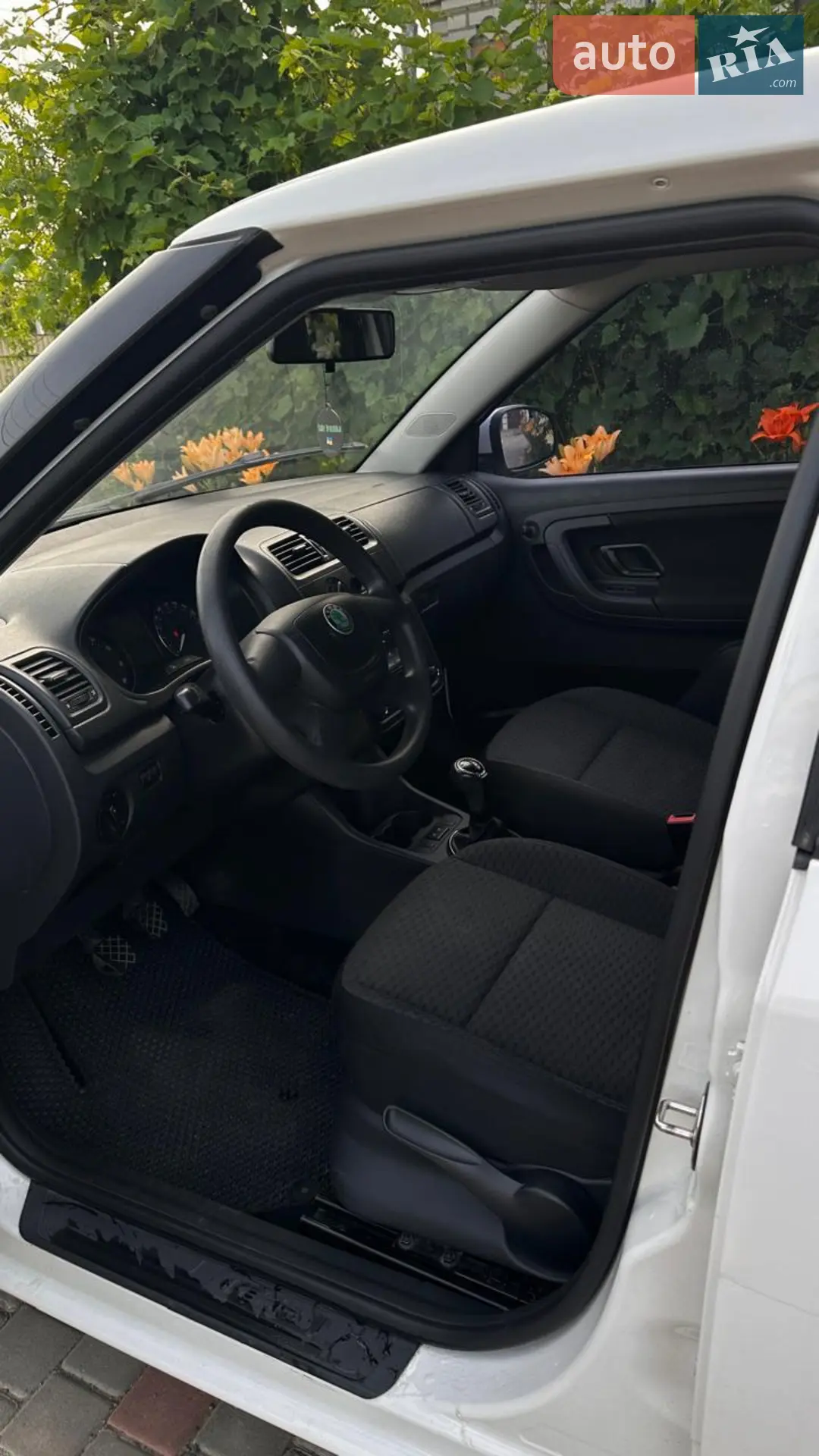 2011 Skoda Fabia - мініатюра 4