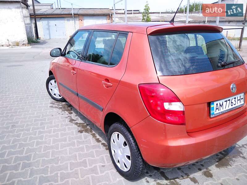 Хэтчбек Skoda Fabia 2007 в Житомире