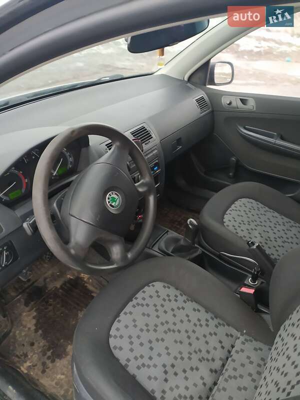Хэтчбек Skoda Fabia 2005 в Лозовой