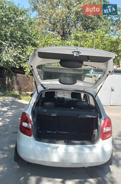 Хэтчбек Skoda Fabia 2012 в 