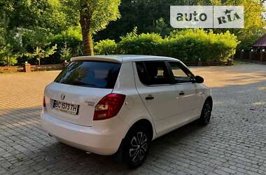 Хэтчбек Skoda Fabia 2009 в 
