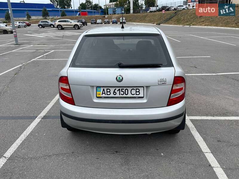 Хэтчбек Skoda Fabia 2007 в Виннице