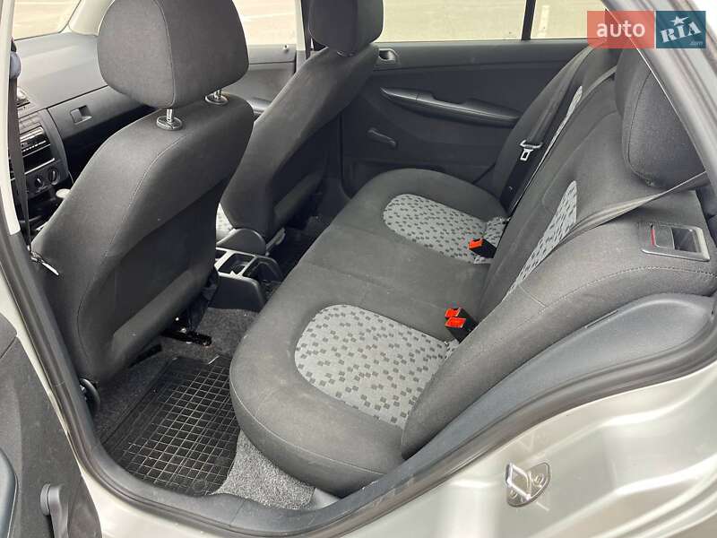 Хэтчбек Skoda Fabia 2007 в Виннице