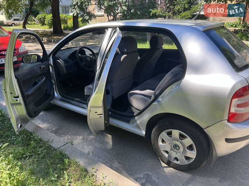 Хэтчбек Skoda Fabia 2005 в Харькове