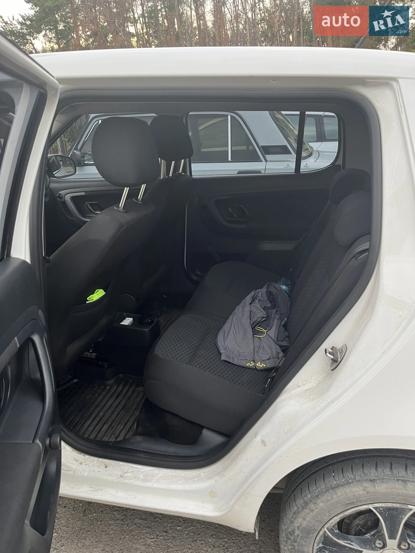 2012 Skoda Fabia - мініатюра 10