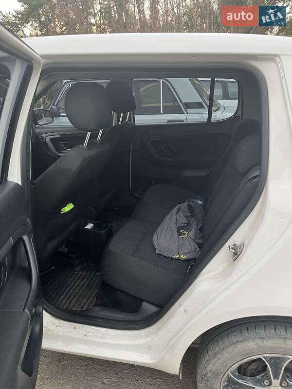 Хэтчбек Skoda Fabia 2012 в Чугуеве