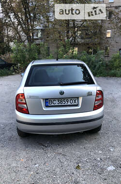 Хетчбек Skoda Fabia 2003 в Дніпрі