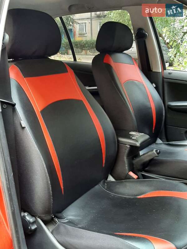Хэтчбек Skoda Fabia 2005 в Днепре