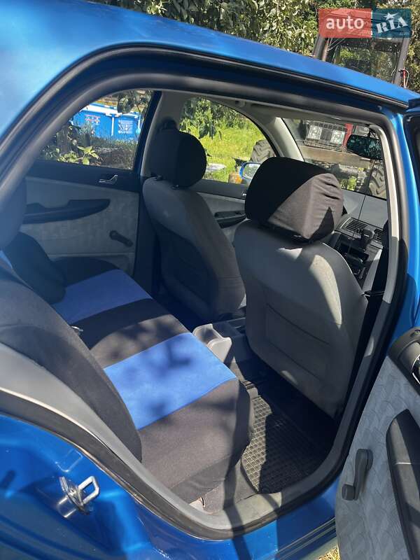 Хэтчбек Skoda Fabia 2000 в Радомышле