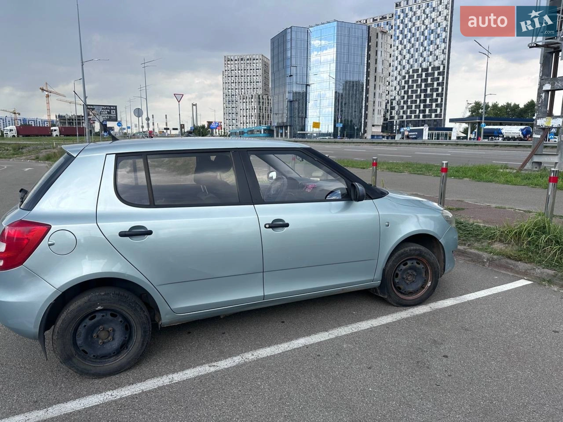 2010 Skoda Fabia - мініатюра 3