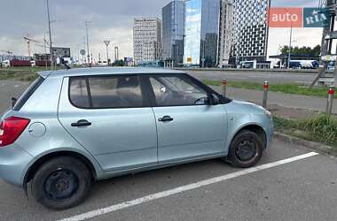 Хэтчбек Skoda Fabia 2010 в Киеве