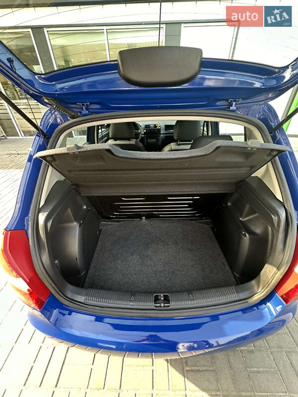 Хэтчбек Skoda Fabia 2009 в Житомире