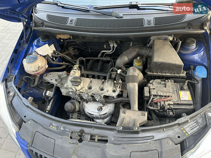 Хэтчбек Skoda Fabia 2009 в Житомире